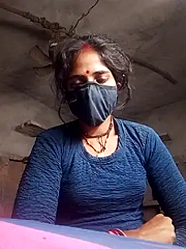 Snapshot of MISS-KAYA chatting on 11.17.25 MISS-KAYA online show from 11.17.25