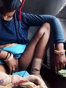 Snapshot of MISS-KAYA chatting on 11.21.25 MISS-KAYA online show from 11.21.25