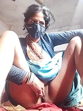 Snapshot of MISS-KAYA chatting on 11.23.25 MISS-KAYA online show from 11.23.25