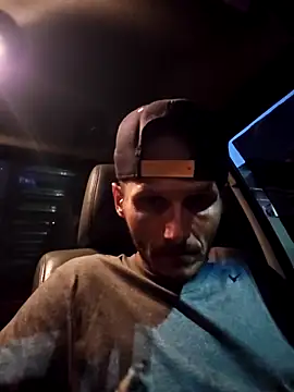 Snapshot of Romance32 chatting on 10.02.25 Romance32 online show from 10.02.25