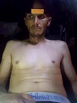 Snapshot of Romance32 chatting on 10.16.25 Romance32 online show from 10.16.25