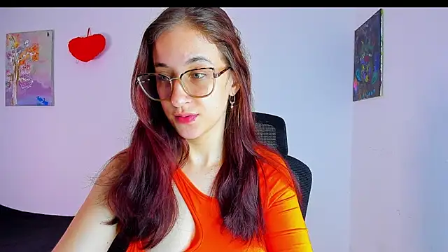 Snapshot of Laura_Ivy chatting on 06.26.26 Laura Ivy online show from 06.26.26