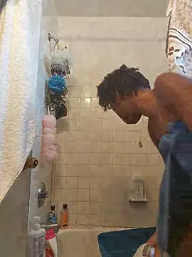 Snapshot of _she_was_a_fairy chatting on 10.04.25 she was a fairy online show from 10.04.25