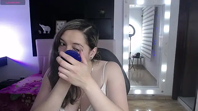 Agatha bellucci  online show from 03.04.26