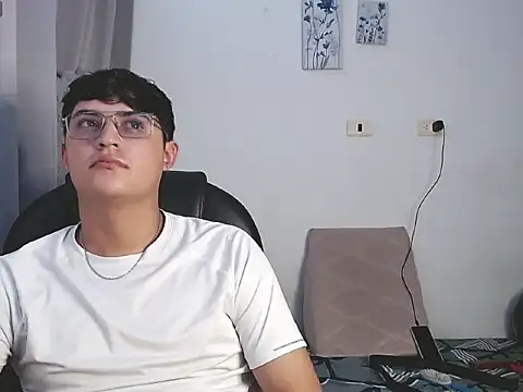 yesitwink  online show from 03.14.26