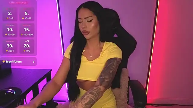 Snapshot of alisonrouge chatting on 01.06.26 alisonrouge online show from 01.06.26