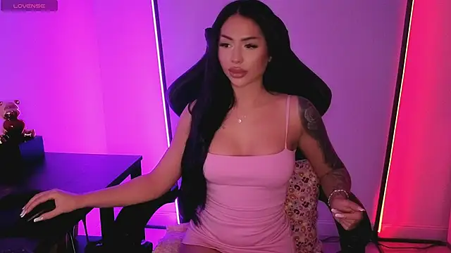 Snapshot of alisonrouge chatting on 02.15.26 alisonrouge online show from 02.15.26