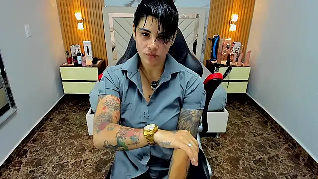 KAROLLJONES1 online show from 12.05.25