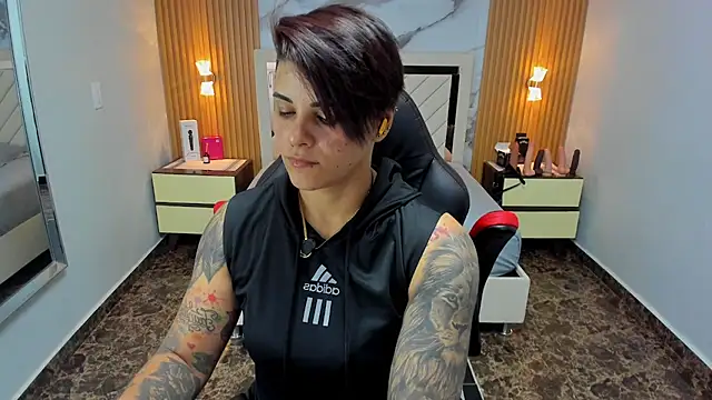 KAROLLJONES1 online show from 02.10.26