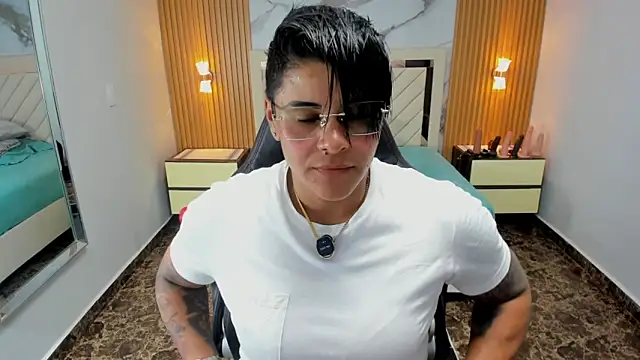 KAROLLJONES1 online show from 04.22.26