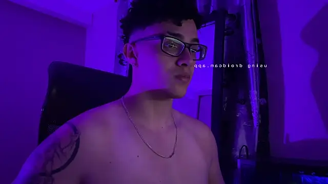 Snapshot of edwinsalvatorex chatting on 12.16.25 edwinsalvatorex online show from 12.16.25