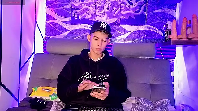 Room 69x online show from 05.01.26