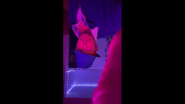 Snapshot of Pussyismyfavoritetaste chatting on 12.21.25 Pussyismyfavoritetaste online show from 12.21.25