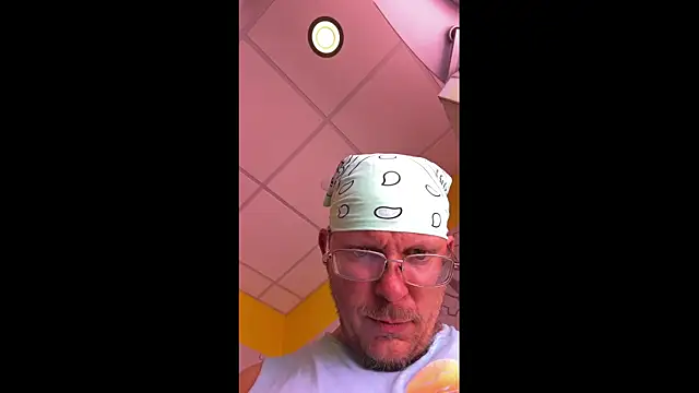 Snapshot of Pussyismyfavoritetaste chatting on 02.18.26 Pussyismyfavoritetaste online show from 02.18.26