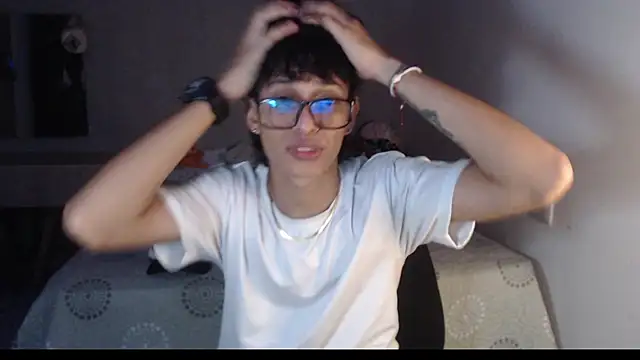 Snapshot of sung_yol chatting on 09.21.25 sung yol online show from 09.21.25