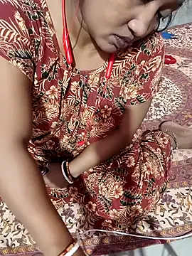 Snapshot of Cute-Swewty chatting on 10.02.25 Cute-Swewty online show from 10.02.25