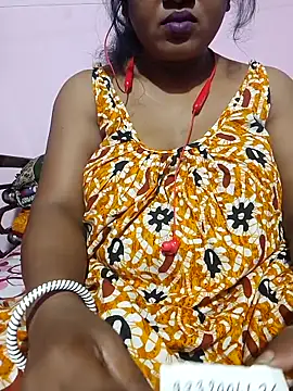 Snapshot of Cute-Swewty chatting on 11.05.25 Cute-Swewty online show from 11.05.25