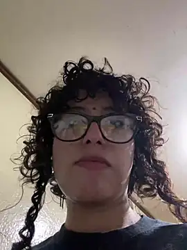 Snapshot of boobislinda chatting on 09.27.25 boobislinda online show from 09.27.25