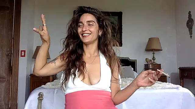 Snapshot of venuslibre chatting on 11.01.25 venuslibre online show from 11.01.25