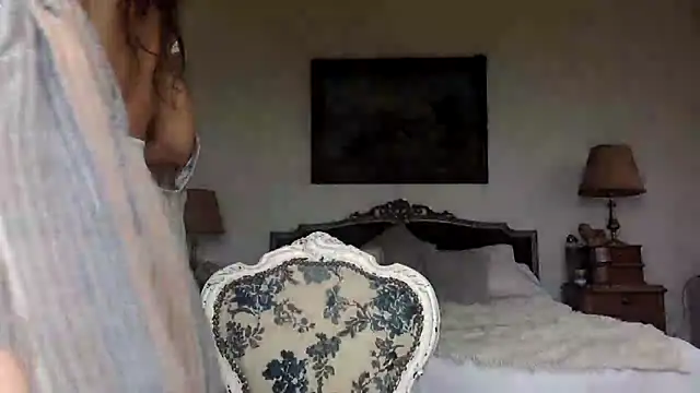 Snapshot of venuslibre chatting on 11.30.25 venuslibre online show from 11.30.25