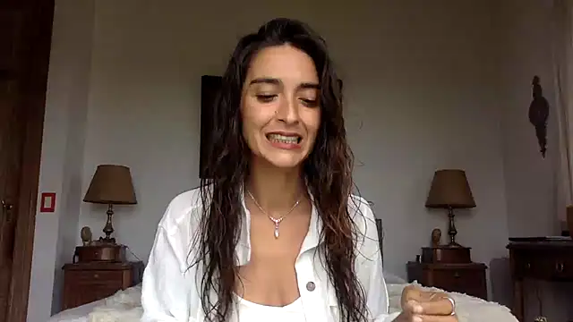 Snapshot of venuslibre chatting on 12.20.25 venuslibre online show from 12.20.25