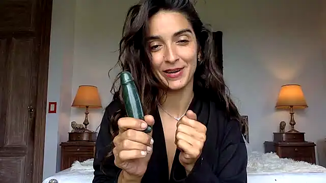 Snapshot of venuslibre chatting on 12.21.25 venuslibre online show from 12.21.25