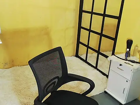 Snapshot of Hunky_paul chatting on 10.26.25 Hunky paul online show from 10.26.25