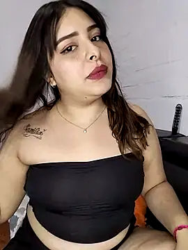 Snapshot of Nahomy_cm chatting on 09.18.25 Nahomy cm online show from 09.18.25