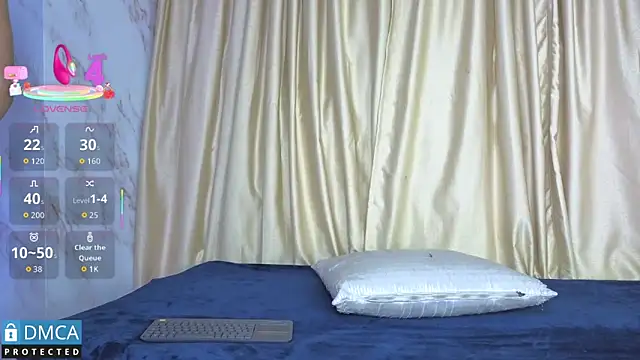 Clhoee  online show from 10.27.25