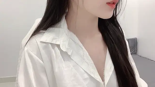    Lily    online show from 04.25.26