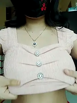 Snapshot of Sweet_Bindika07 chatting on 09.30.25 Sweet Bindika07 online show from 09.30.25