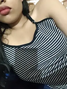 KARISHMA-STRIP online show from 09.24.25