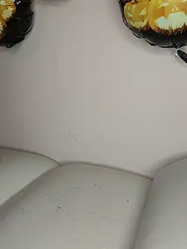 KARISHMA-STRIP online show from 10.29.25