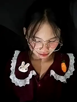 Snapshot of saronla_03 chatting on 09.12.25 saronla 03 online show from 09.12.25