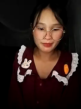 Snapshot of saronla_03 chatting on 09.17.25 saronla 03 online show from 09.17.25