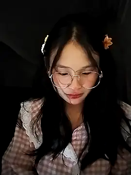 Snapshot of saronla_03 chatting on 09.19.25 saronla 03 online show from 09.19.25