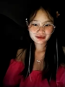 Snapshot of saronla_03 chatting on 09.21.25 saronla 03 online show from 09.21.25