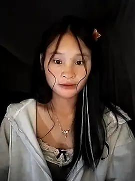 Snapshot of saronla_03 chatting on 09.29.25 saronla 03 online show from 09.29.25