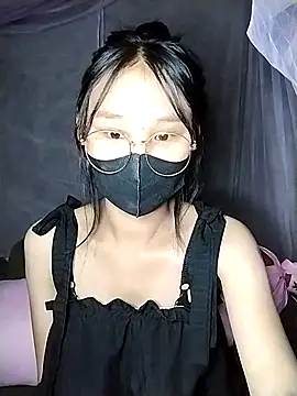 Snapshot of saronla_03 chatting on 10.31.25 saronla 03 online show from 10.31.25