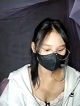 Snapshot of saronla_03 chatting on 11.05.25 saronla 03 online show from 11.05.25