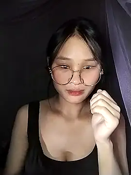 Snapshot of saronla_03 chatting on 11.06.25 saronla 03 online show from 11.06.25