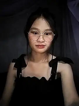 Snapshot of saronla_03 chatting on 11.08.25 saronla 03 online show from 11.08.25