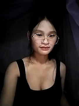 Snapshot of saronla_03 chatting on 11.10.25 saronla 03 online show from 11.10.25