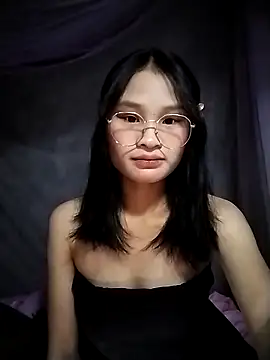 Snapshot of saronla_03 chatting on 11.12.25 saronla 03 online show from 11.12.25