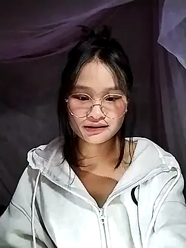 Snapshot of saronla_03 chatting on 11.19.25 saronla 03 online show from 11.19.25