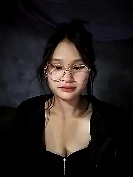 Snapshot of saronla_03 chatting on 11.24.25 saronla 03 online show from 11.24.25