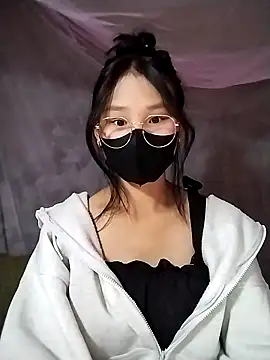 Snapshot of saronla_03 chatting on 11.26.25 saronla 03 online show from 11.26.25