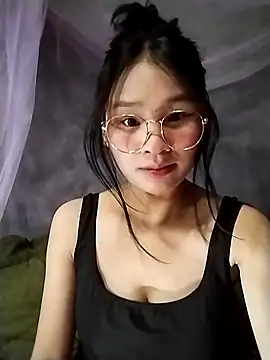 Snapshot of saronla_03 chatting on 11.28.25 saronla 03 online show from 11.28.25