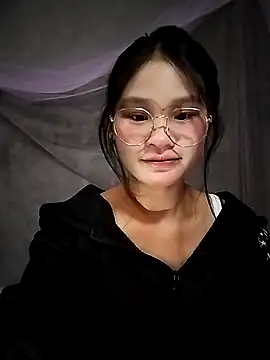 Snapshot of saronla_03 chatting on 11.29.25 saronla 03 online show from 11.29.25