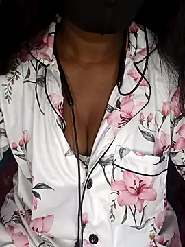 Snapshot of Thamilmegalai chatting on 01.14.26 Thamilmegalai online show from 01.14.26